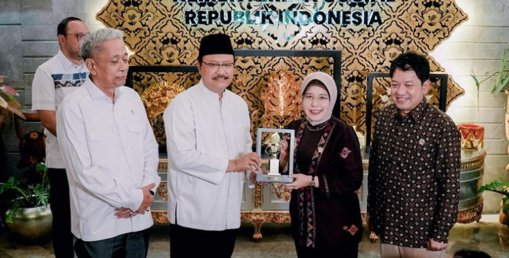 Salurkan Bansos untuk Guru Non-ASN dan Non-Sertifikasi, Kemensos Gandeng Kemendikdasmen dan BPS