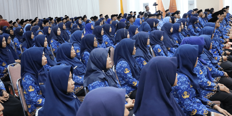 Ini Klarifikasi Menkeu! Gaji ASN dan Pensiunan Naik 16 Persen di Tahun 2025?