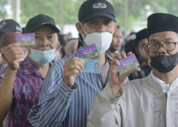 Kabar Gembira! 114 Ribu Lansia Terima Rp300.000 Saldo Dana Bansos KLJ Mei 2025 dari Pemprov DKI Jakarta, Cek Sekarang Juga