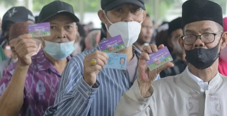 Kabar Gembira! 114 Ribu Lansia Terima Rp300.000 Saldo Dana Bansos KLJ Mei 2025 dari Pemprov DKI Jakarta, Cek Sekarang Juga