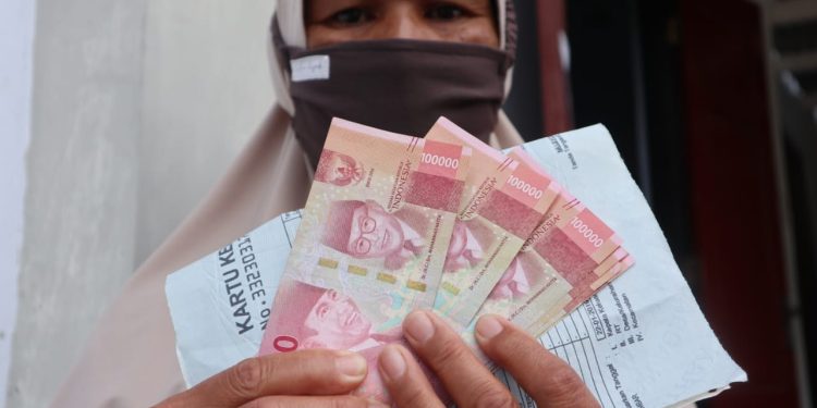 Begini Cara Ambilnya! NIK e-KTP Milik Nama Anda Terverifikasi Jadi Penerima Saldo Dana Rp2.400.000 dari Bansos PKH 2025 Cair Per Tahun