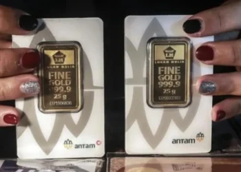 Harga Emas Hari Ini 2 Mei 2025: Emas Antam Turun Lagi, Pasar Global Hadapi Tekanan
