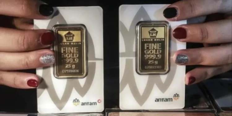 Harga Emas Hari Ini 2 Mei 2025: Emas Antam Turun Lagi, Pasar Global Hadapi Tekanan
