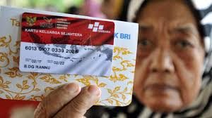 Hanya Pakai NIK, Warga Bisa Dapat Bantuan Sosial Rp 900.000 ! Simak Panduannya