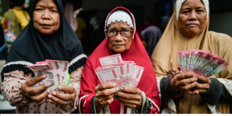 Cara Daftar PKH Lansia 2025 Kemensos: Syarat, Nominal Bantuan, dan Jadwal Pencairan