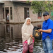 Banjir Tak Kunjung Surut, Anggota DPRD Labura Salurkan Bantuan