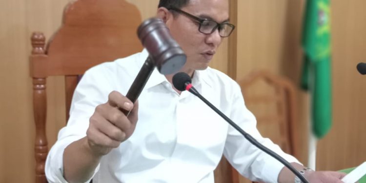 Dua Puluh Lima (25) Peserta Seminar Proposal Fakultas Hukum UMSU