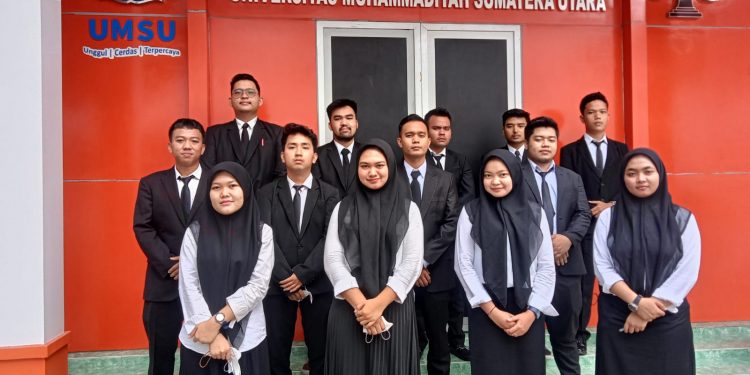 Dr. Faisal, SH., M.Hum membuka langsung tiga belas peserta Sidang Meja Hijau Fakultas Hukum UMSU