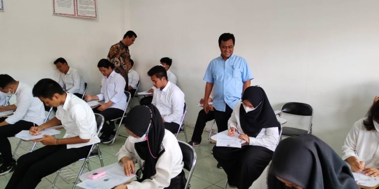 Dekan Fakultas Hukum UMSU Pantau Kesiapan Ruangan Ujian Kahir Semester