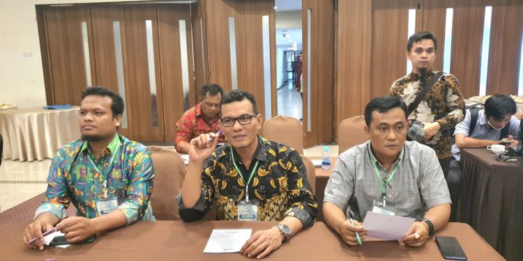 Pimpinan Fakultas Hukum menghadiri kegiatan Seminar Nasional yang diselenggarakan oleh PW Muhammadiyah Sumatera Utara