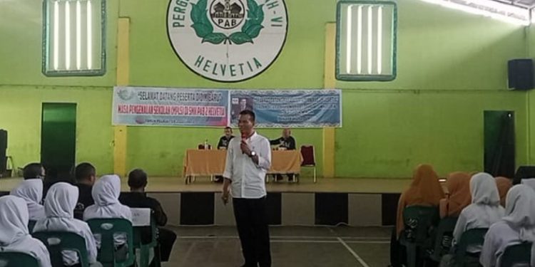 Dekan Fahum UMSU Beri Motivasi Siswa Baru SMK PAB II Helvetia