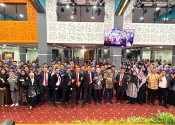 Fakultas Hukum Yudisium 296 Sarjana Hukum: Lulusan Siap Mengabdi dan Menegakkan Hukum Berkeadilan