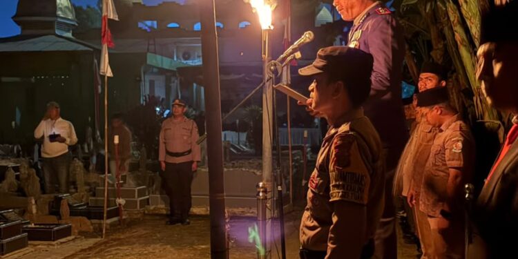 Mahasiswa KKN Mengikuti Renungan Suci di Makam Pahlawan Bandar Khalipah